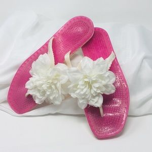 Kate Spade Floral flip flops! Size 9 ⭐️